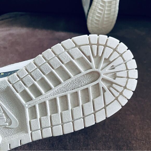 Nike Dunk High Rivalry Pack ‘East’ White Yellow Size 11 US 45 344648-112 2009 - Picture 10 of 13